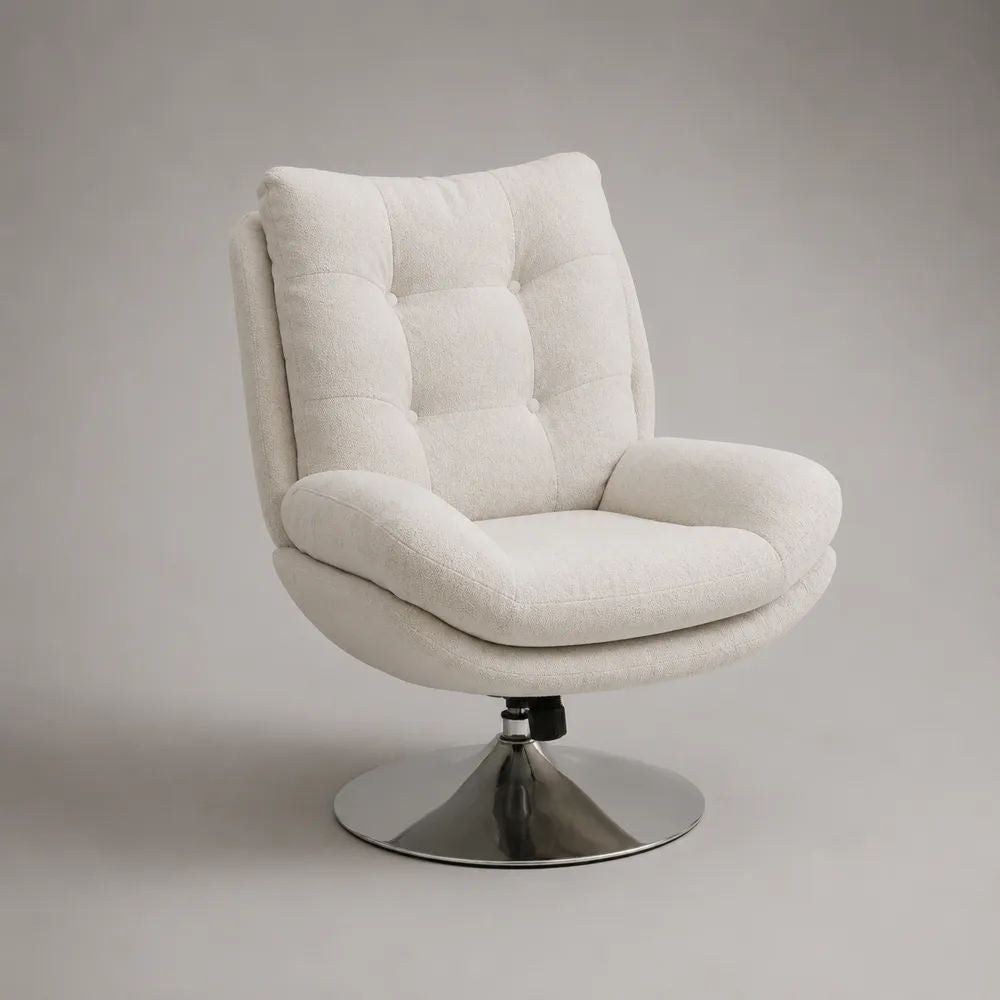 Poltrona girevole reclinabile in tessuto bianco avorio con base rotonda in acciaio cromato, 82 × 86 × 98 cm